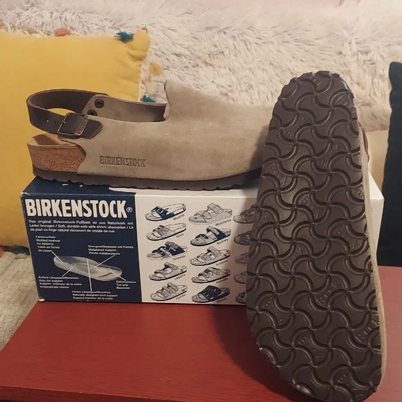 Birkenstock Tan Flats with Suede Upper - Picture 3 of 6